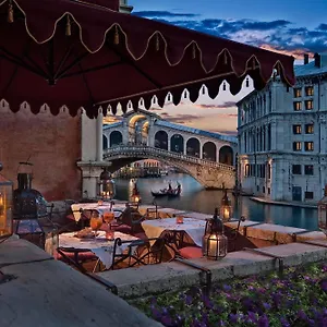 **** Hotel Al Ponte Antico Italy